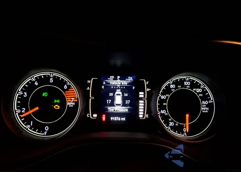 2020 Jeep Cherokee Latitude Plus z USA, uszkodzony, nr VIN 1C4PJMLB9LD534062